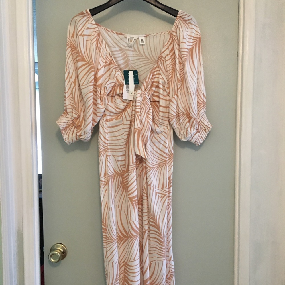 NWT Roxy empire waste dress. Size M. Super feminine.
